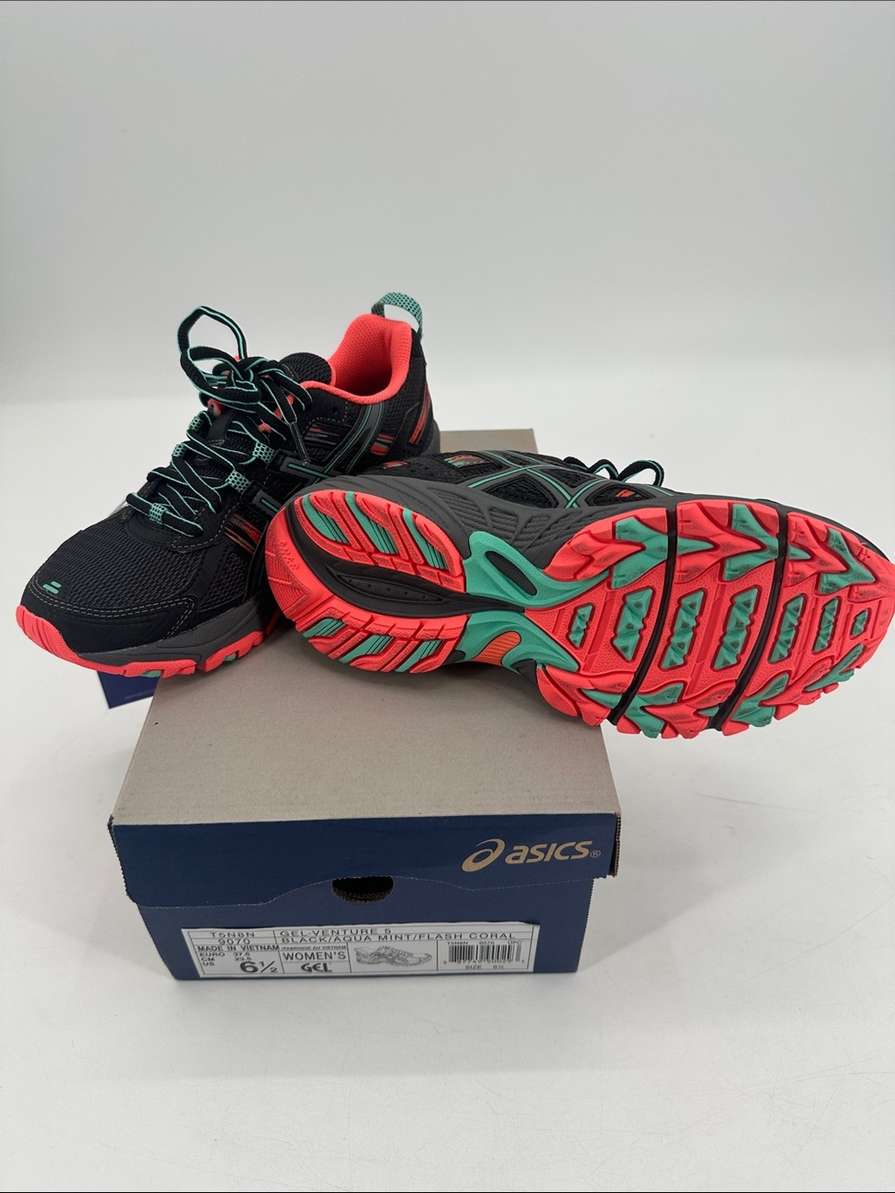 New in box asics Venture 5 with box , size 6.5 - Picture 4 of 7